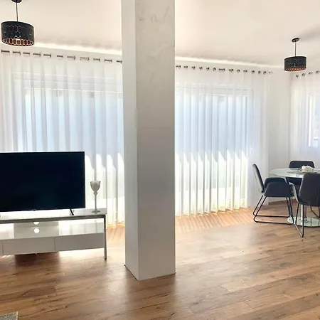 Ena Apartment *