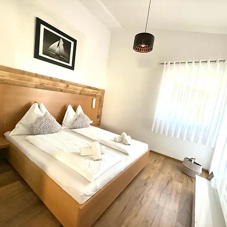 Ena Apartment *